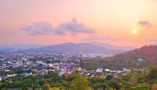 เปลี่ยนแบตเตอรี่รถยนต์จุดชมวิวเขารังภูเก็ต